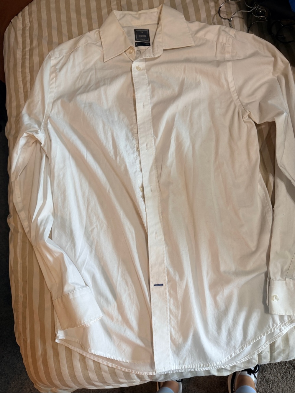 GAP White Long-Sleeve Button-Up Dress Shirt